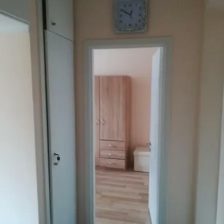 Couple Getaway To A Freshly Renovated Parnawa