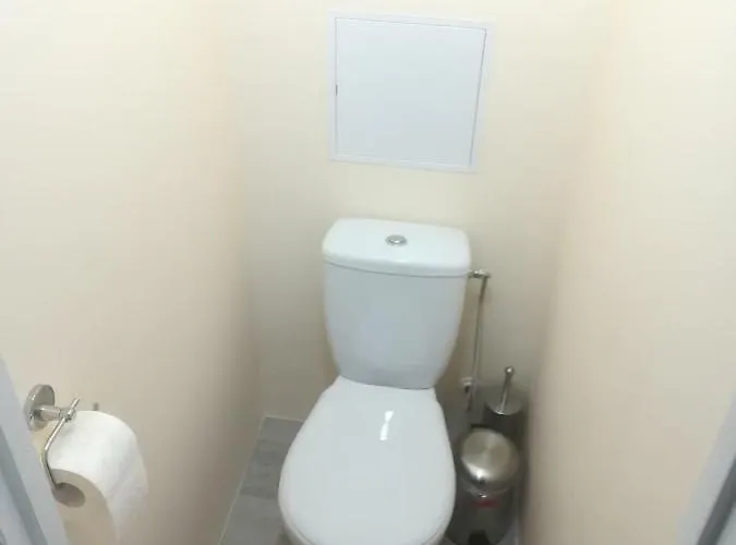 Guest house Couple Getaway To A Freshly Renovated *