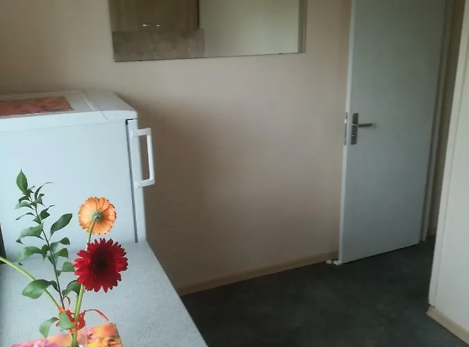 Couple Getaway To A Freshly Renovated Guest house *