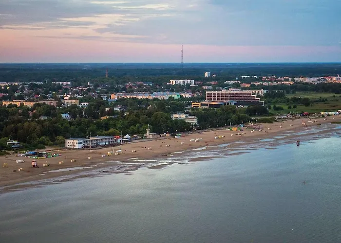 Couple Getaway To A Freshly Renovated Guest house *