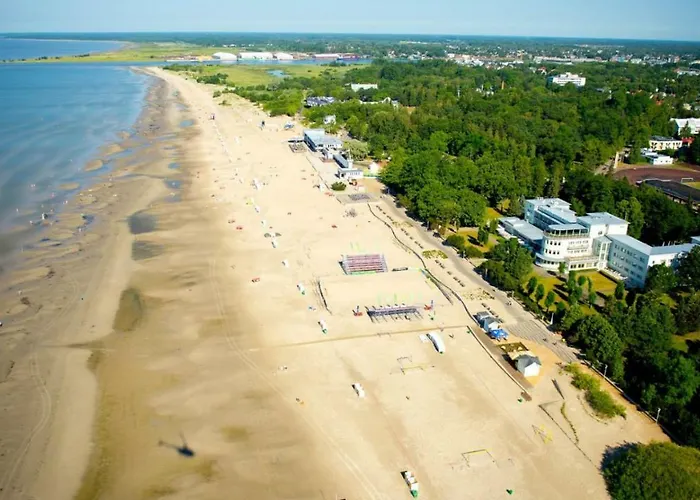 Couple Getaway To A Freshly Renovated Guest house